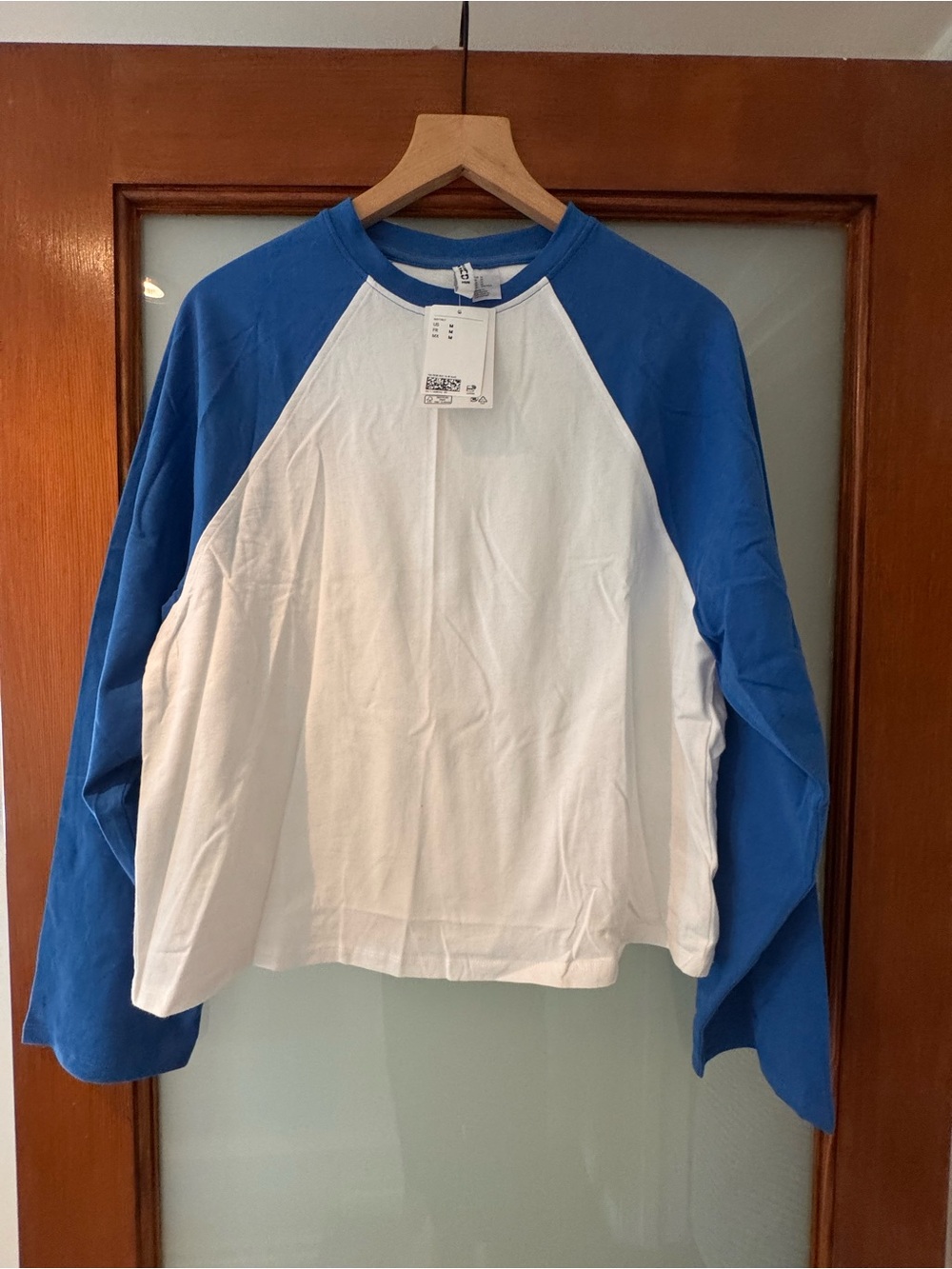 H&M White and Blue Raglan Long-Sleeve Tee